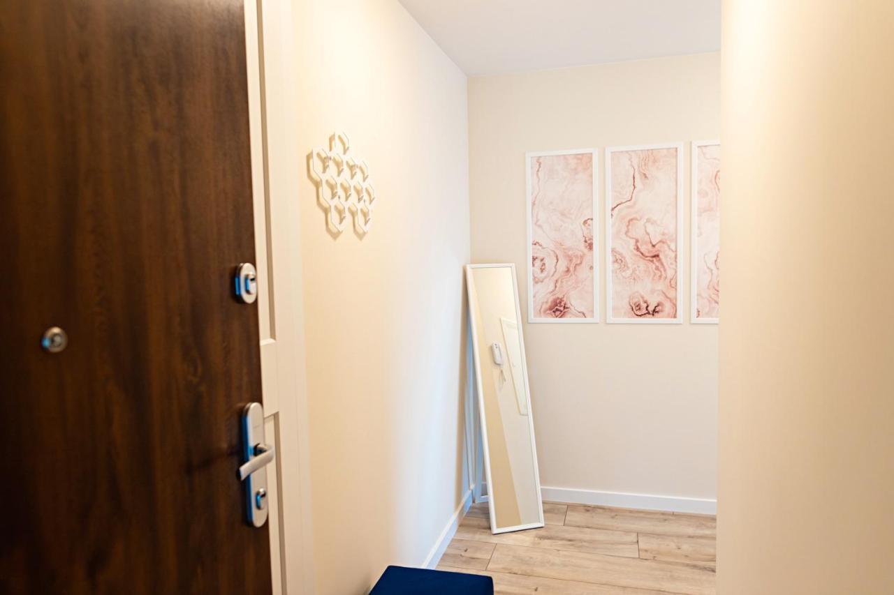 Apartament Bella Rosa Z Podziemnym Parkingiem Kielce Exterior foto